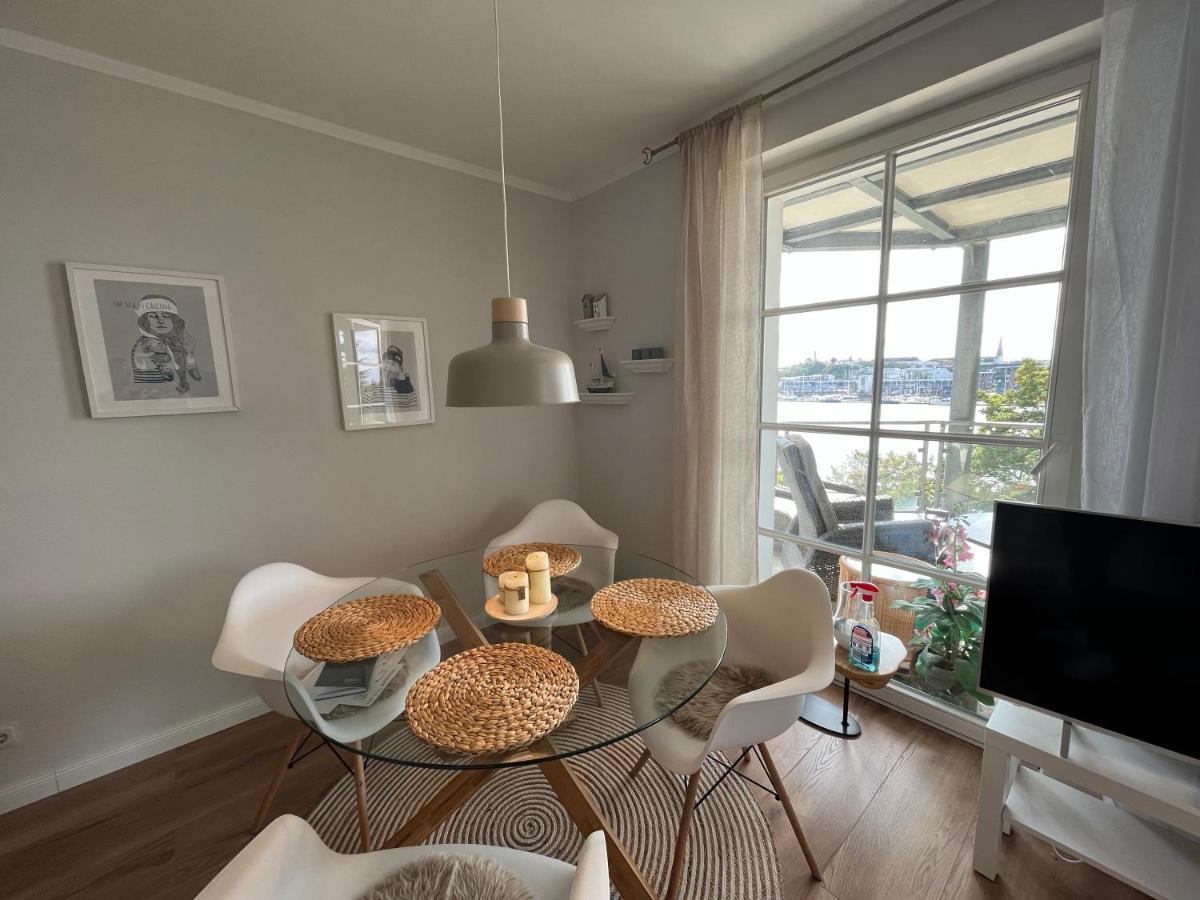 Traumwohnung Mit Stadthafen-Panorama! Zwei Schlafzimmer, Parkplatz Rostock Exterior photo