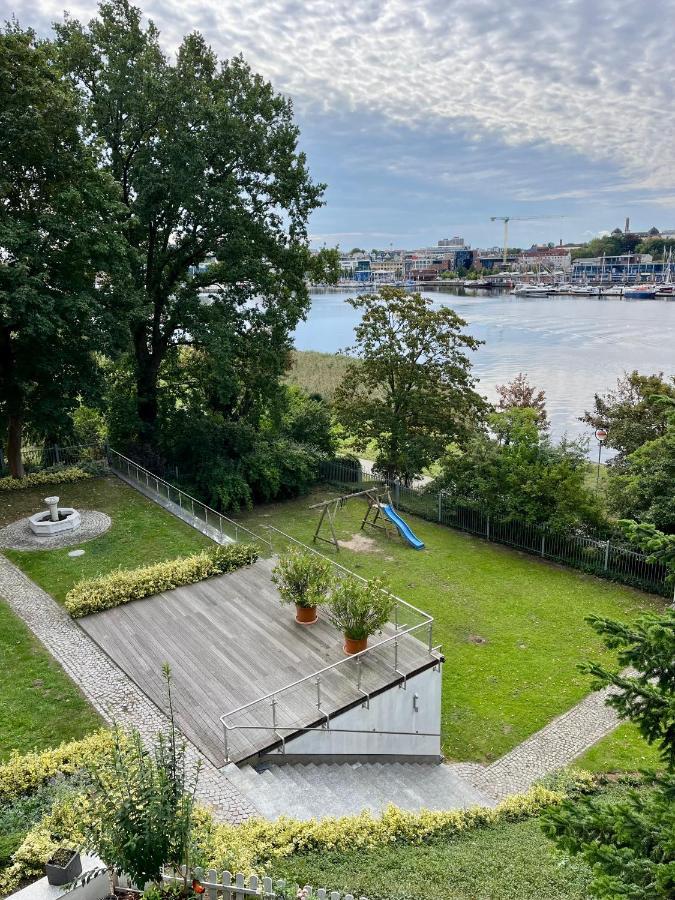 Traumwohnung Mit Stadthafen-Panorama! Zwei Schlafzimmer, Parkplatz Rostock Exterior photo