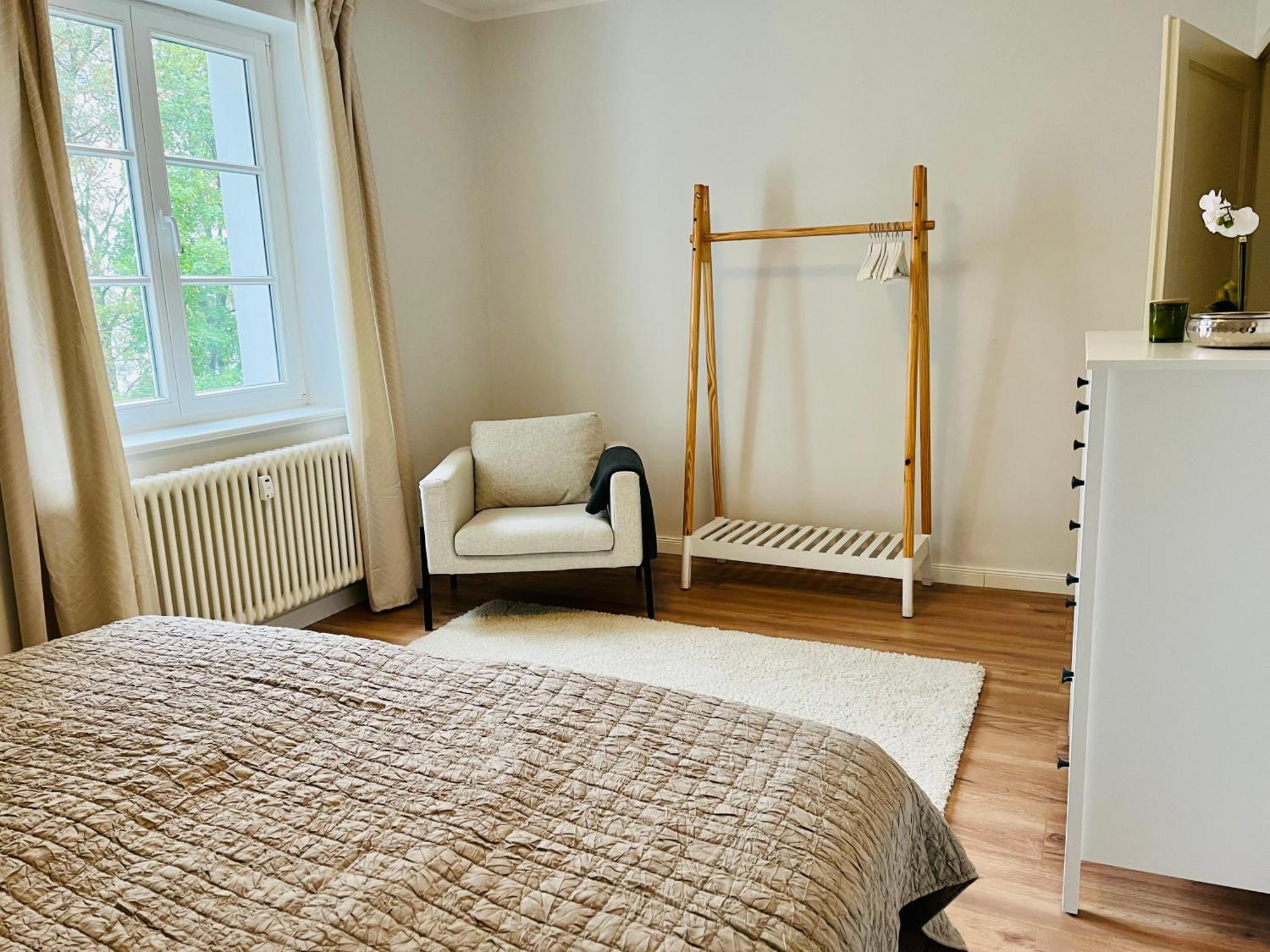 Traumwohnung Mit Stadthafen-Panorama! Zwei Schlafzimmer, Parkplatz Rostock Exterior photo